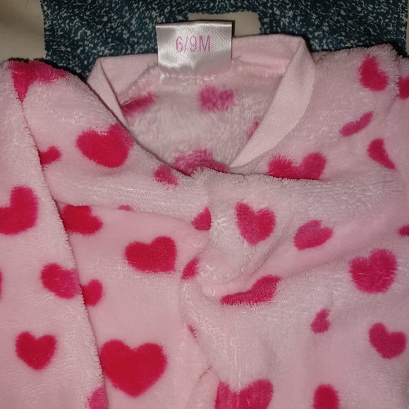 30+ Pieces Baby Girls Clothing Sizes 6-9 Months Some NWT Some used - Picture 14 of 16